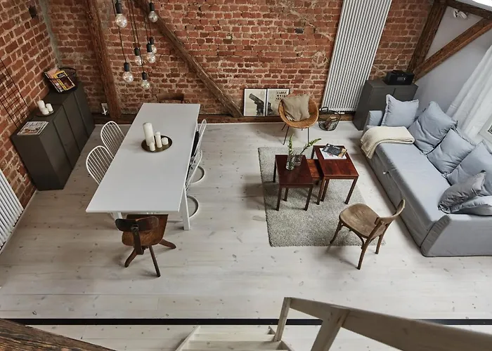 Old New - Prime Location On Main Square *