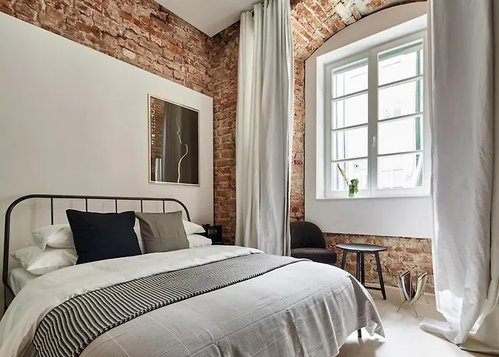 Old New - Prime Location On Main Square