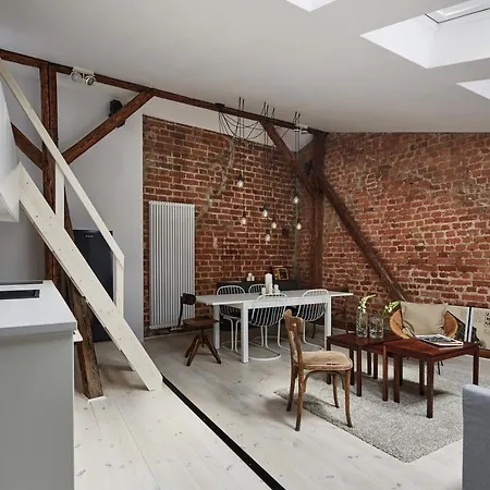 Old New - Prime Location On Main Square Kraków