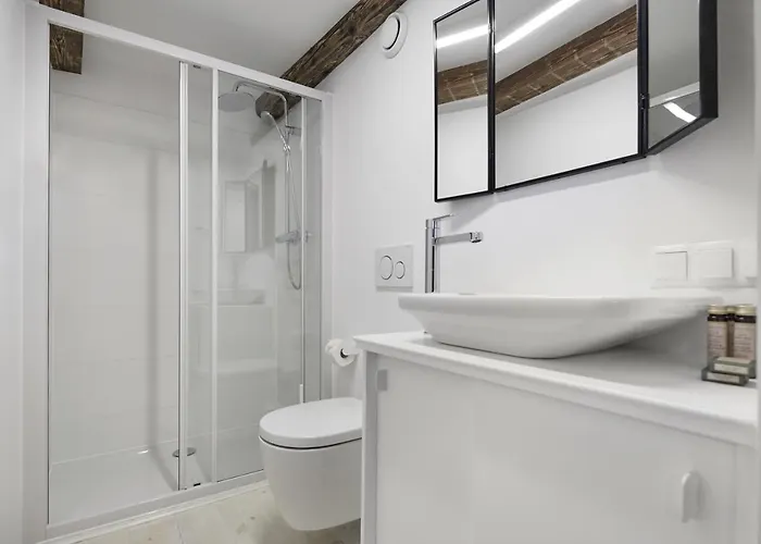 Old New - Prime Location On Main Square Kraków