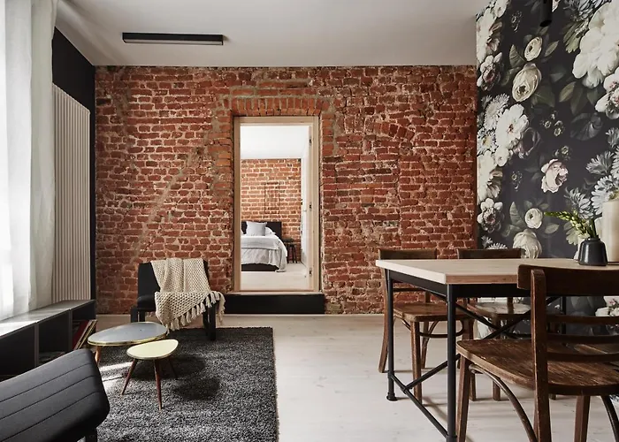 Old New - Prime Location On Main Square