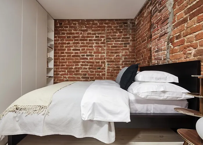 Old New - Prime Location On Main Square *