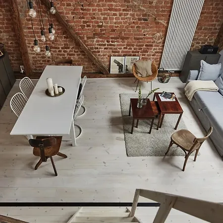 Old New - Prime Location On Main Square *